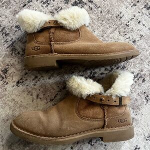 UGG Tan Ankle Boots with Cream Fur